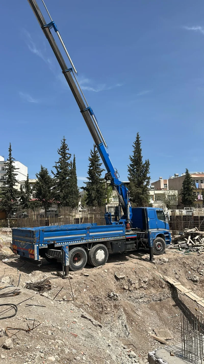 2017 AKKAR 13,5 TON MOBİL VİNÇ