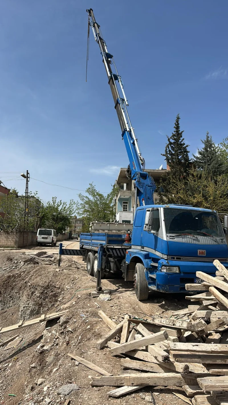 2017 AKKAR 13,5 TON MOBİL VİNÇ